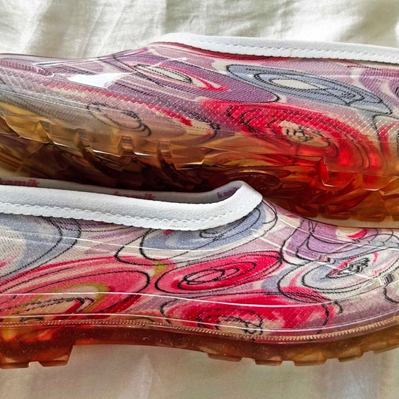 SHOES, KAMIK 4 WHEEL DRIVE OUTDOOR GEAR, RUBBER, SZ 7, PURPLE MIX, MADE IN CANAD - Picture 9 of 10